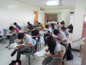 Photo showing contestants busy with their individual drawings