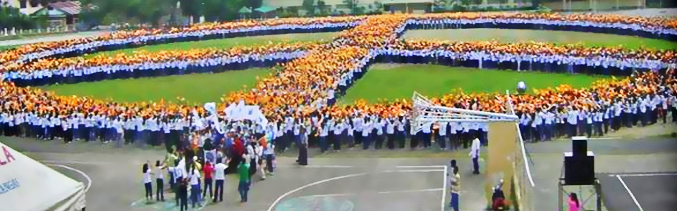 The Largest Human Peace Sign in the World
